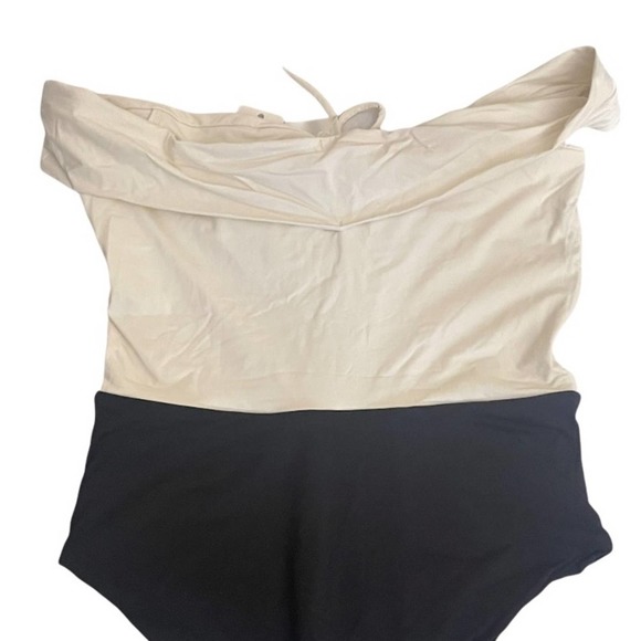 L*Space Off-the-Shoulder One-Piece Size 10/Medium - Picture 6 of 6